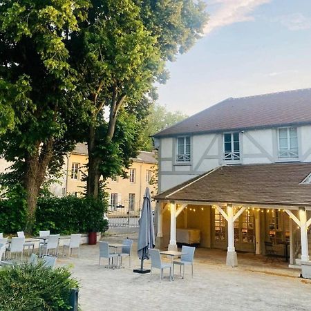 Hotel Du Cheval Blanc - Paris Marne La Vallee Disneyland Paris Bagian luar foto